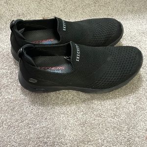 6.5 sketchers air cooled archfit slip on shoes